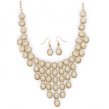Golden Off White Necklace & Earrings Set